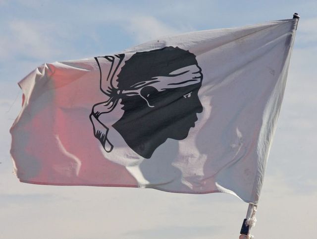 prudence en corse après l'annonce du flnc