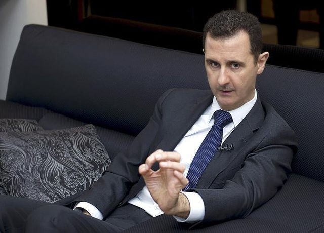 la télévision syrienne diffuse des images de bachar al assad indemne