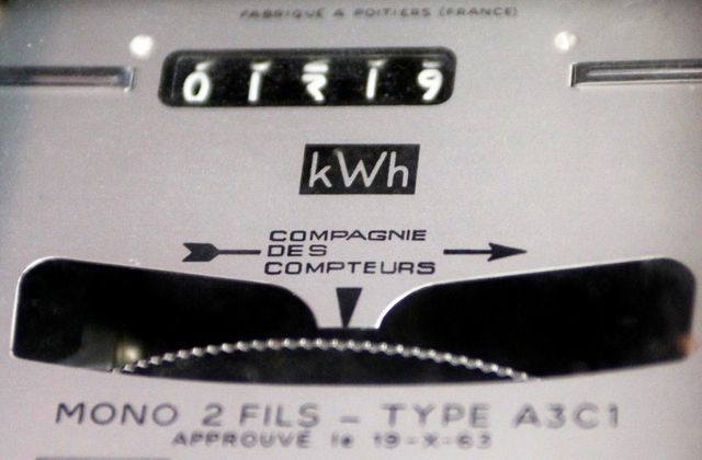 manuel valls évoque une hausse du tarif de l'électricité en dessous de 5%