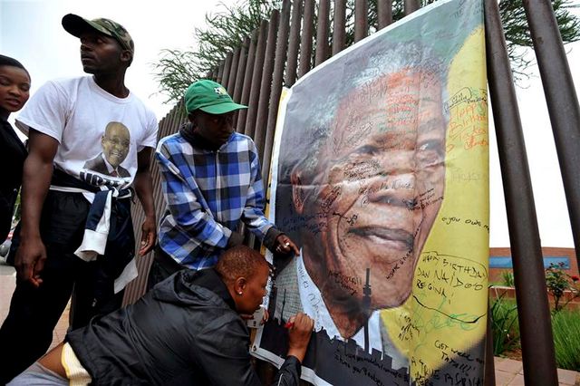 l'afrique du sud pleure nelson mandela