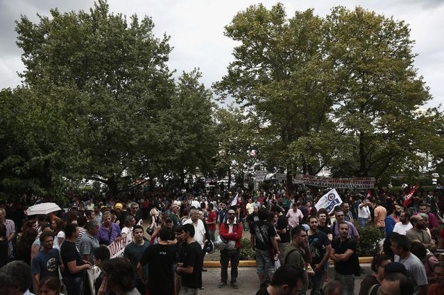 grève générale en grèce après l'arrêt de la télévision publique