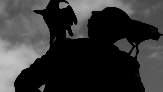 Statue d'Alfred Hitchcock et ses oiseaux à Dinard - Thibaut Démare