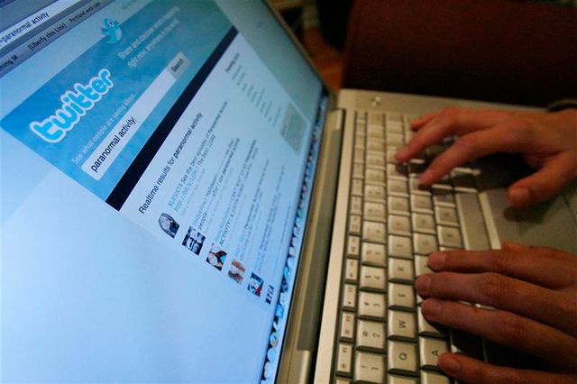 ufc-que choisir met en demeure les réseaux sociaux de se conformer à la loi française