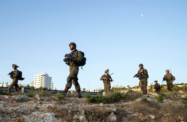 recherches renforcées en israël pour retrouver les trois jeunes colons enlevés