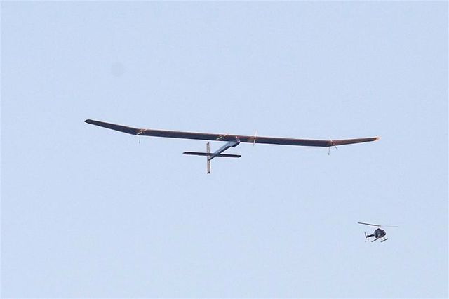 le solar impulse amorce une traversée des états-unis sans carburant
