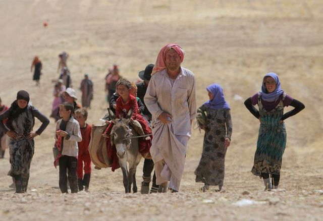 des milliers de yazidis d'irak ont réussi à fuir sinjar