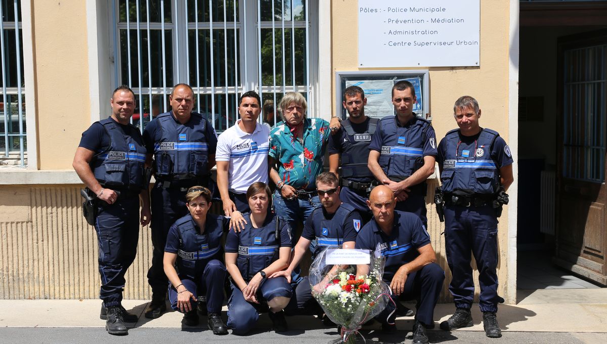 Renaud Partage La Douleur De La Police