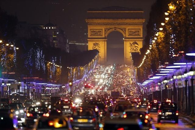 fabius juge "dangereuse" la hausse de la taxe de séjour