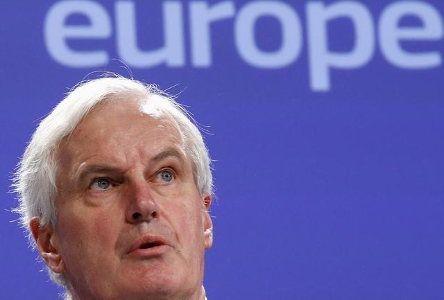 michel barnier tacle arnaud montebourg