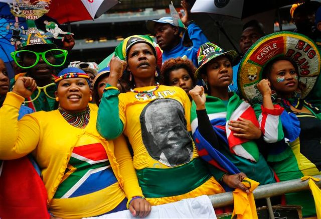 hommage à nelson mandela au soccer city stadium