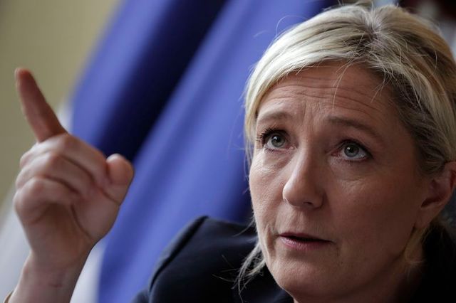 marine le pen veut stopper la "machine folle" de l'ue