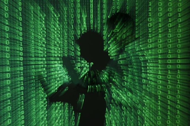 la dgse aurait accès depuis longtemps aux réseaux d'orange