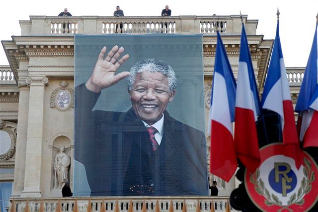 la france rend hommage à nelson mandela