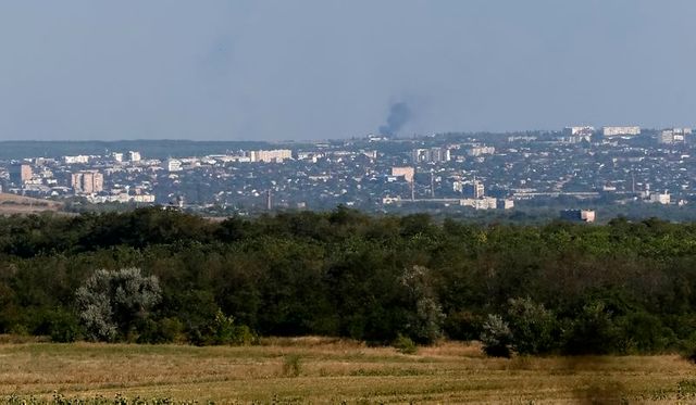 kiev accuse les blindés russes d'avoir détruit une ville près de louhansk