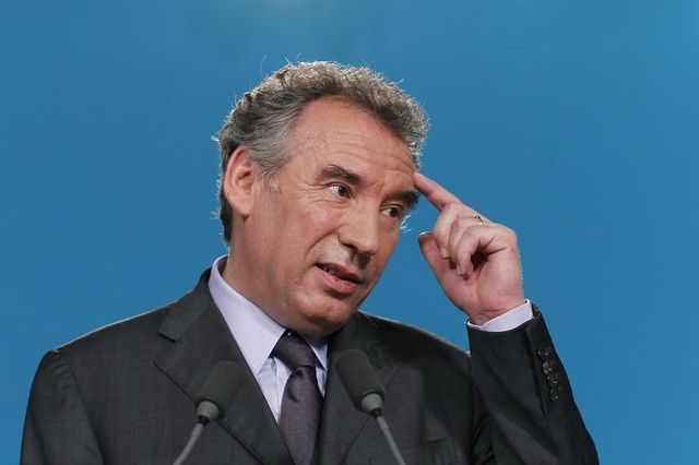 françois bayrou prône l'unité nationale
