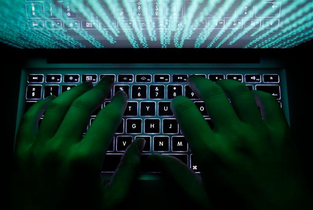 la coupure d'accès internet officiellement supprimée