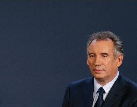 françois bayrou joue son va-tout à pau