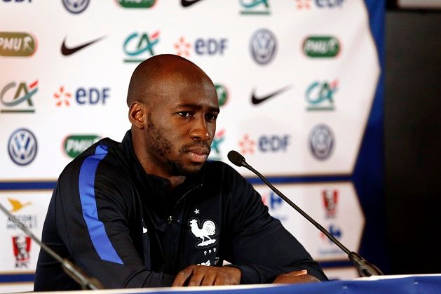 Eliaquim Mangala à la conférence de presse de l'équipe de France en mai 2016