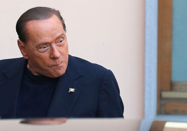 silvio berlusconi entame ses travaux d'intérêt général