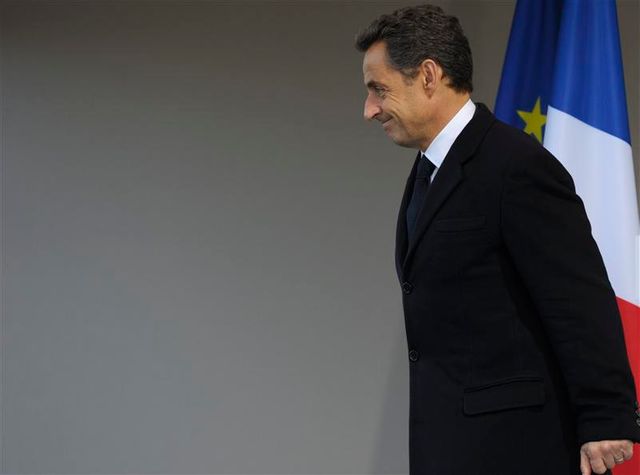 nicolas sarkozy estime n’être l’otage ni du fn ni du modem