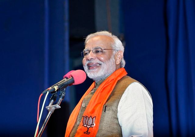 narendra modi fait un geste vers les voisins de l'inde