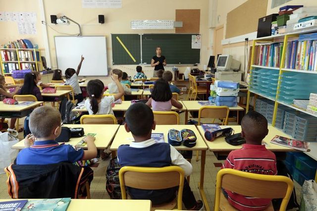 une "charte de la laïcité" dans les écoles