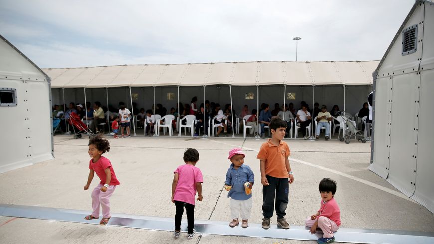 L'attente de l'enregistrement de la procédure d'asile. Athènes, 13 juin 2016