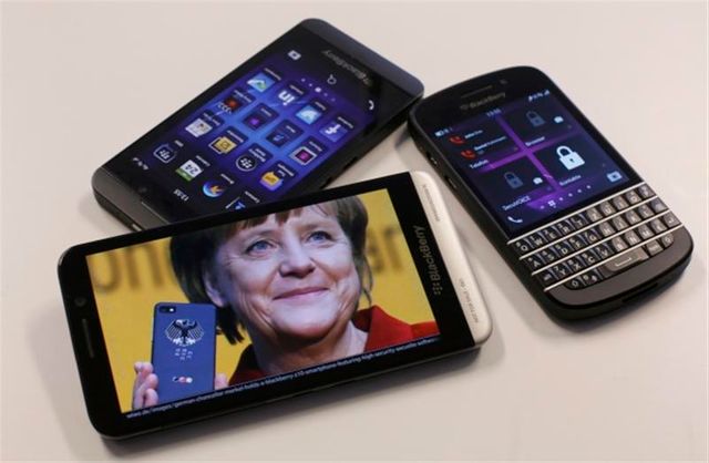 tensions entre berlin et washington sur fond de surveillance présumée du portable d’angela merkel