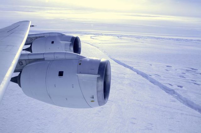 la banquise en antarctique s'étend malgré le climat