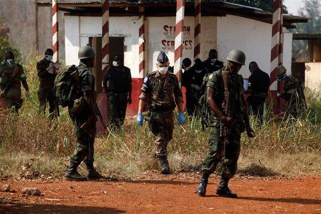 la france va envoyer 400 soldats en renfort en centrafrique
