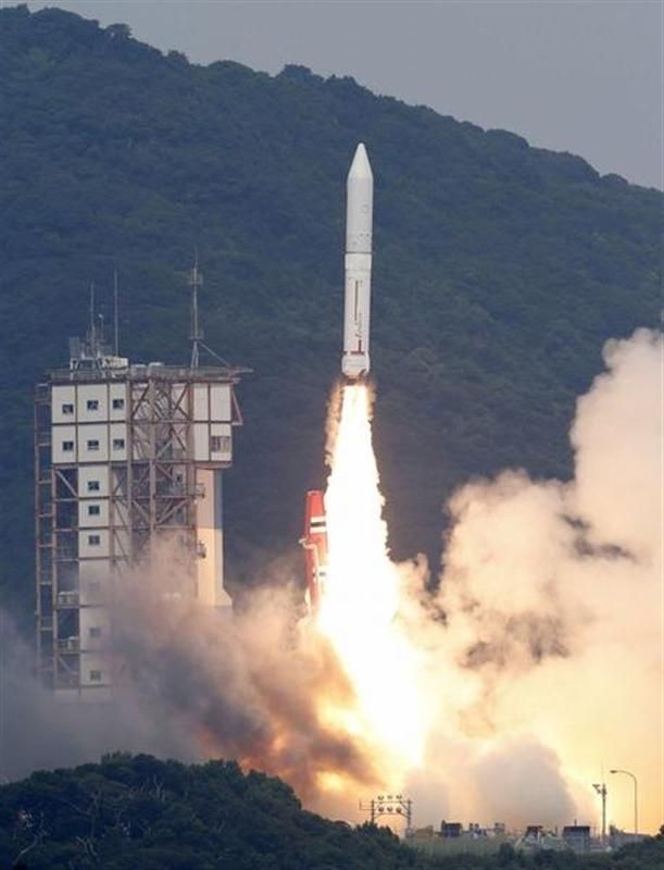 lancement réussi pour la nouvelle fusée japonaise epsilon au japon