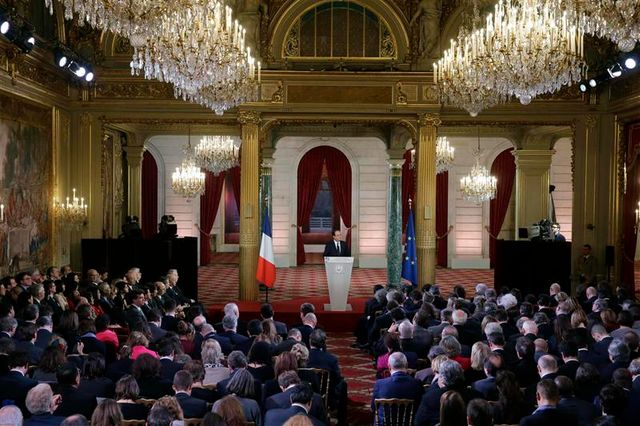 françois hollande refuse de commenter sa vie privée dans l'immédiat