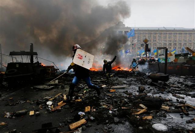 les manifestants reprennent la place de l'indépendance à kiev