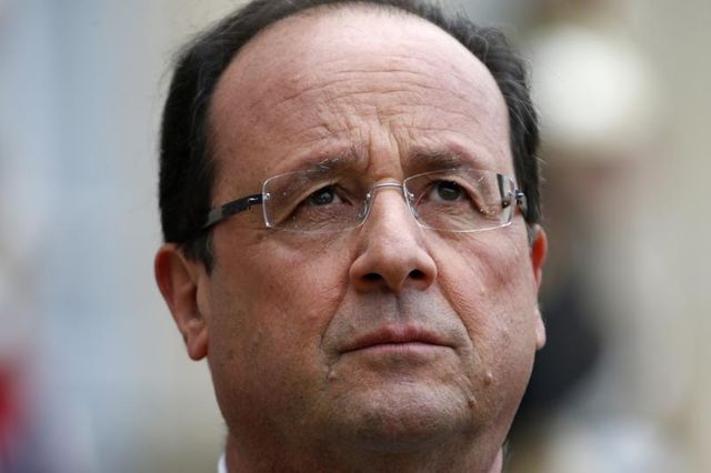 françois hollande, au coeur de la polémique dans l'affaire leonarda