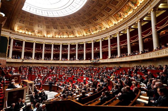l'examen du projet de loi sur le mariage gay se poursuit à l'assemblée