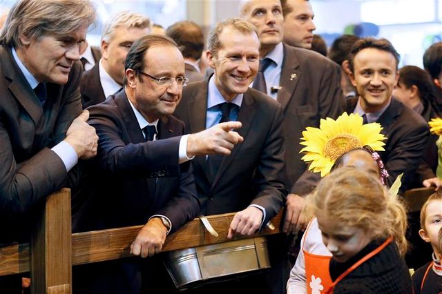l'ump s'offusque d'une phrase de françois hollande sur nicolas sarkozy