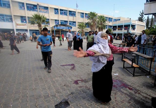 israël bombarde une école de l'onu à rafah, au moins 10 morts