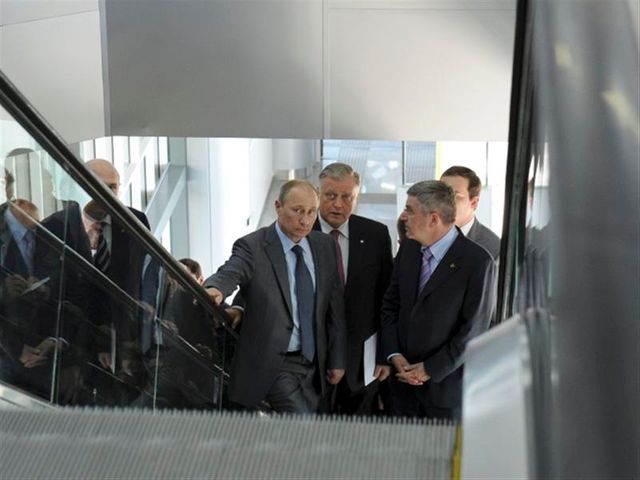 vladimir poutine visite le chantier des jo de sotchi