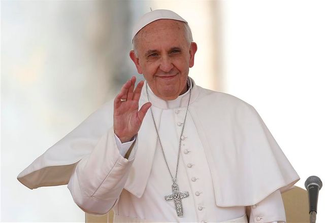 le pape dénonce "un travail d'esclave" au bangladesh