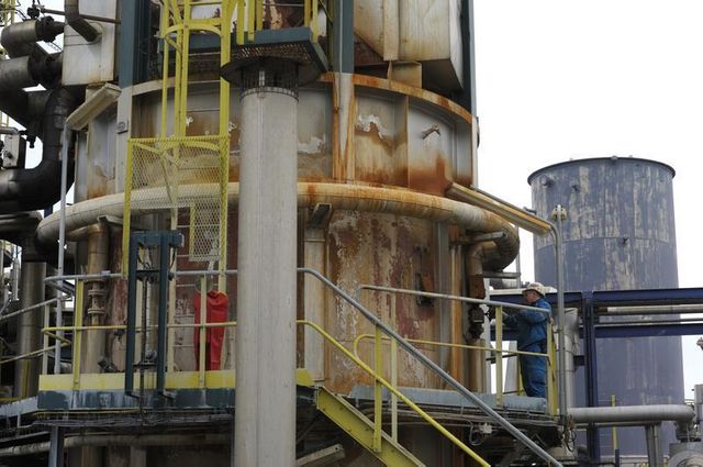le tribunal rejette les deux offres de reprise de petroplus