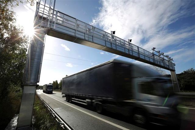 destruction de deux bornes écotaxe dans le gard