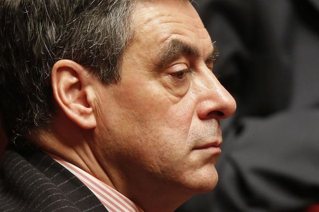 les proches de françois fillon minimisent ses propos sur le fn