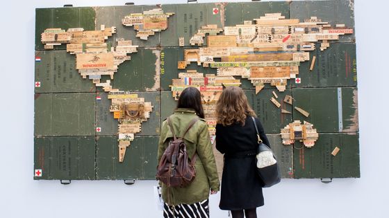 Œuvre de Dimitri Tsykalov exposée en 2015 à l’occasion de la Paris Art Fair ©Maxppp - Bruno LEVESQUE / IP3
