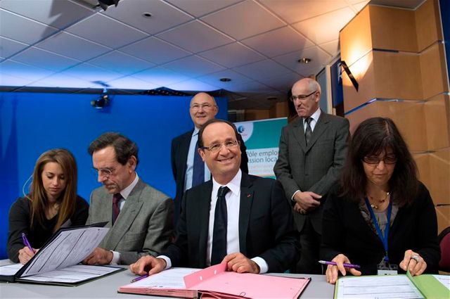 françois hollande lance les "emplois d'avenir"
