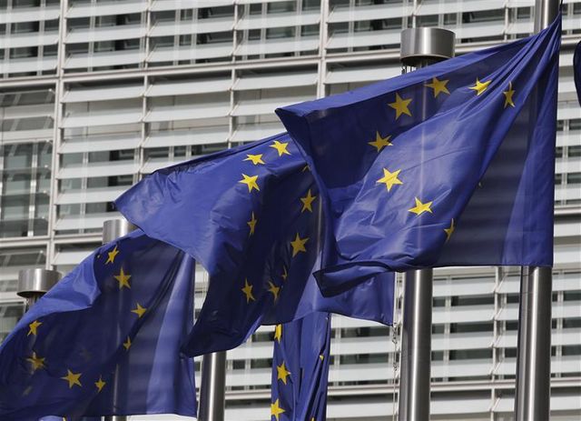 paris souhaiterait reporter les négociations commerciales entre bruxelles et les états-unis
