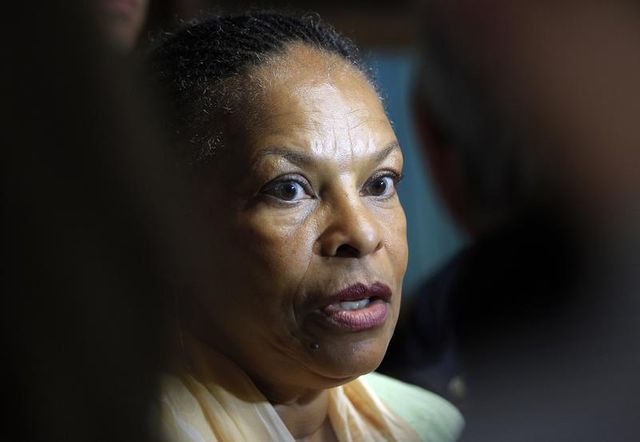 taubira veut réparer l'esclavage par une politique foncière