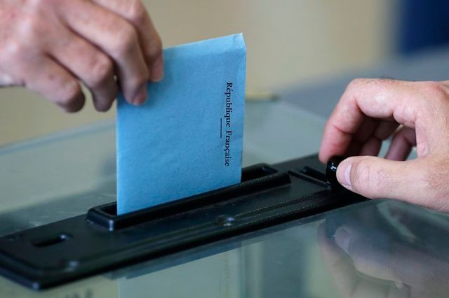 l'ump contre un éventuel report des élections régionales et départementales