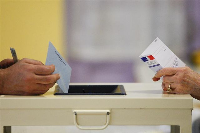 jean-marc ayrault appelle à un vote de confiance aux législatives