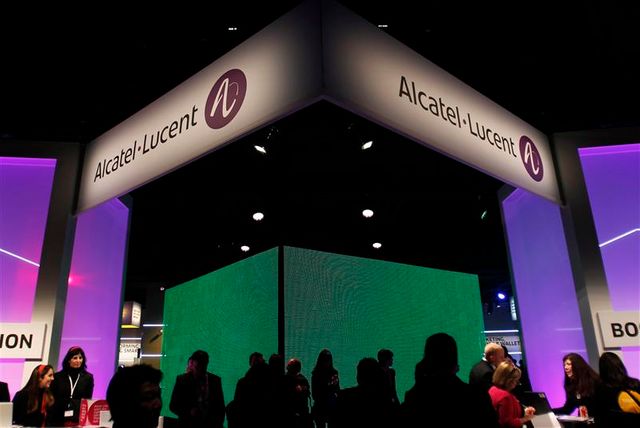 alcatel-lucent va supprimer 10.000 postes dont 900 en france