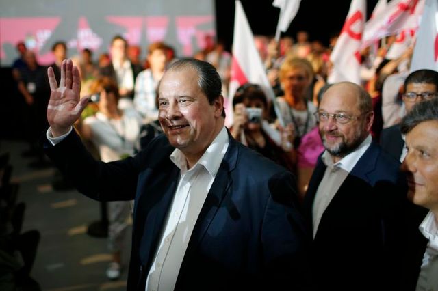 jean-christophe cambadélis s’en prend à berlin et invite le ps à sortir de sa bulle